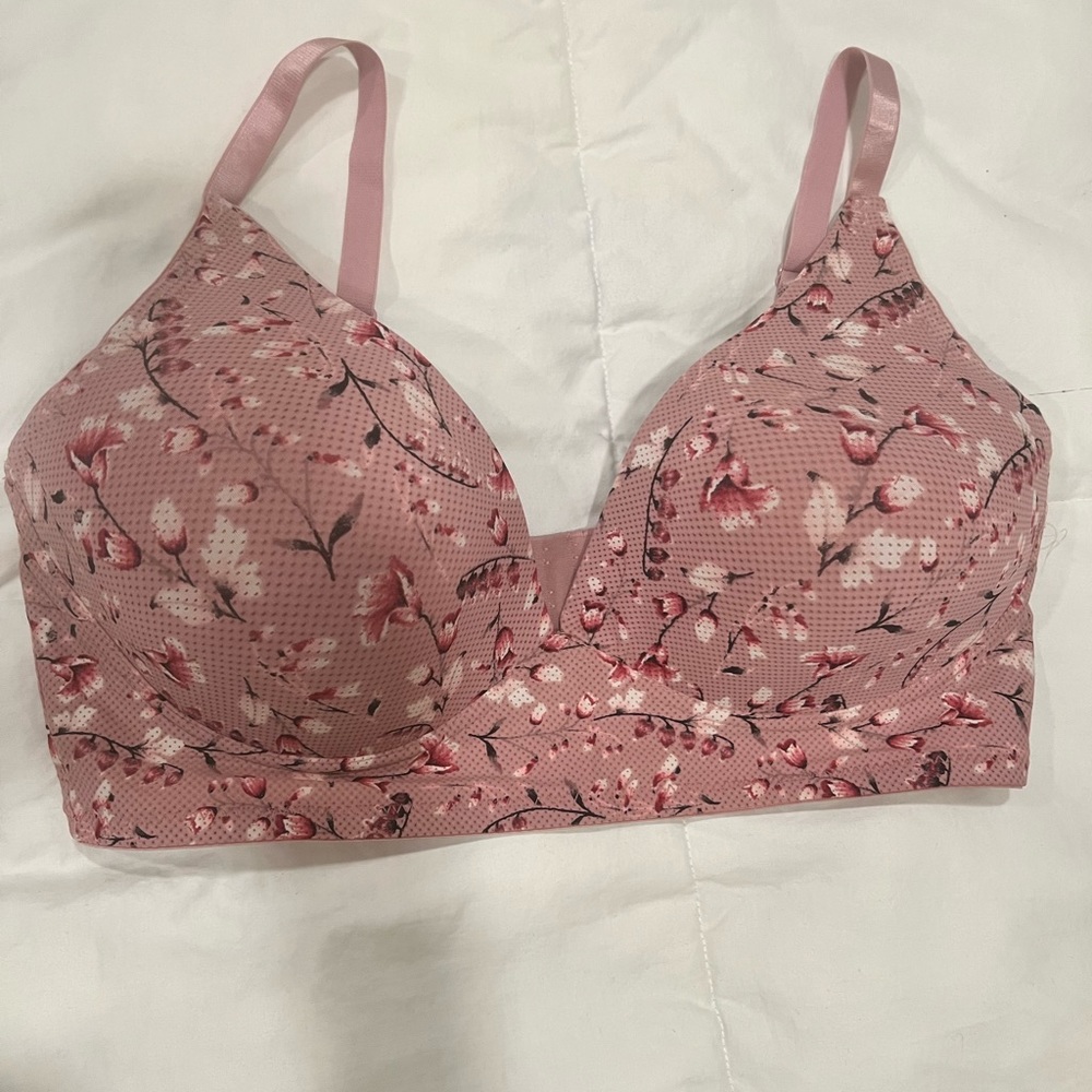 LAURA ASHLEY beautiful bra